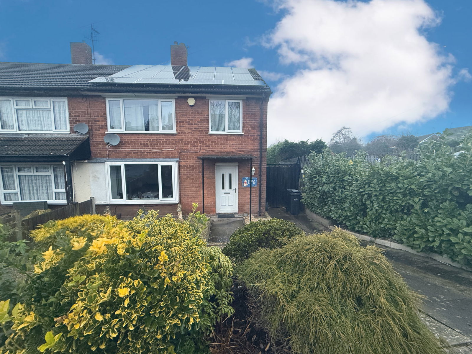 3 bedroom Semi-detached house For Sale