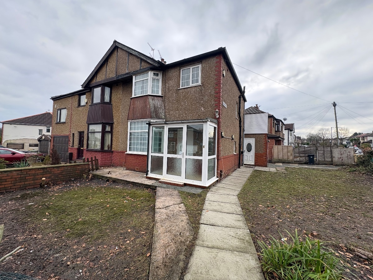 3 bedroom Semi-detached house To Let