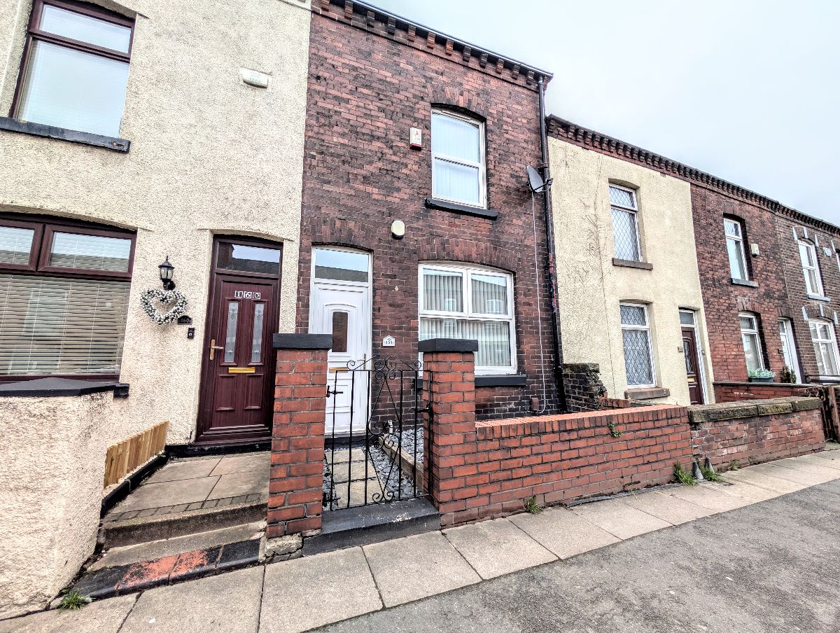 2 bedroom Terraced House Under Offer