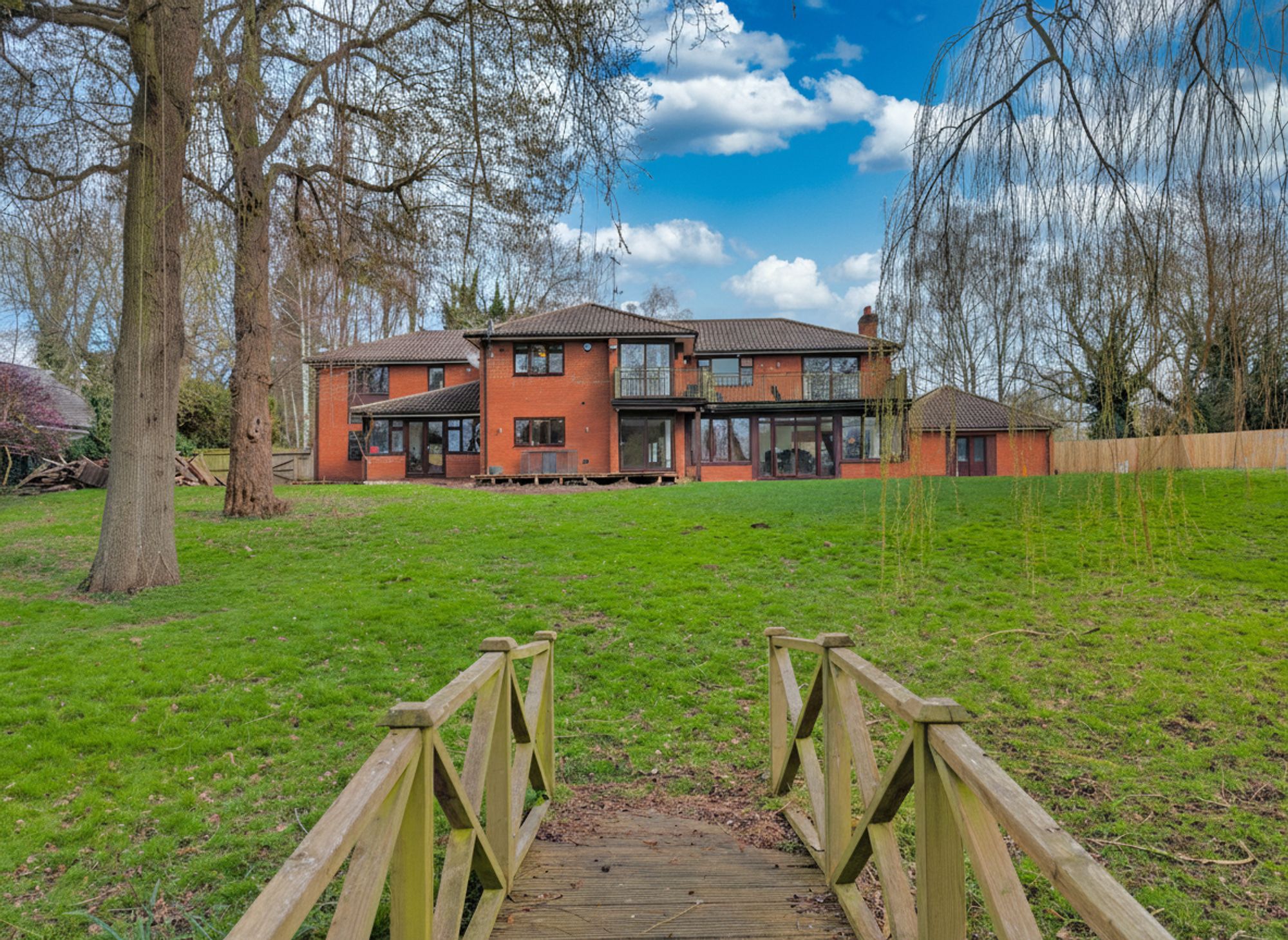 6 bedroom Detached house For Sale