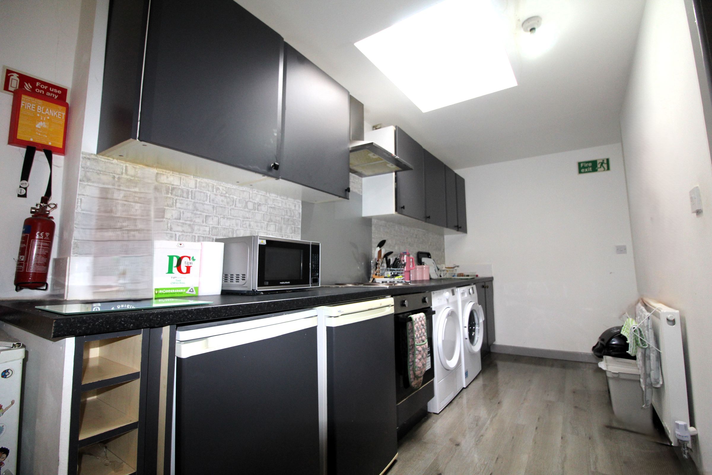 2 bedroom Flat To Let
