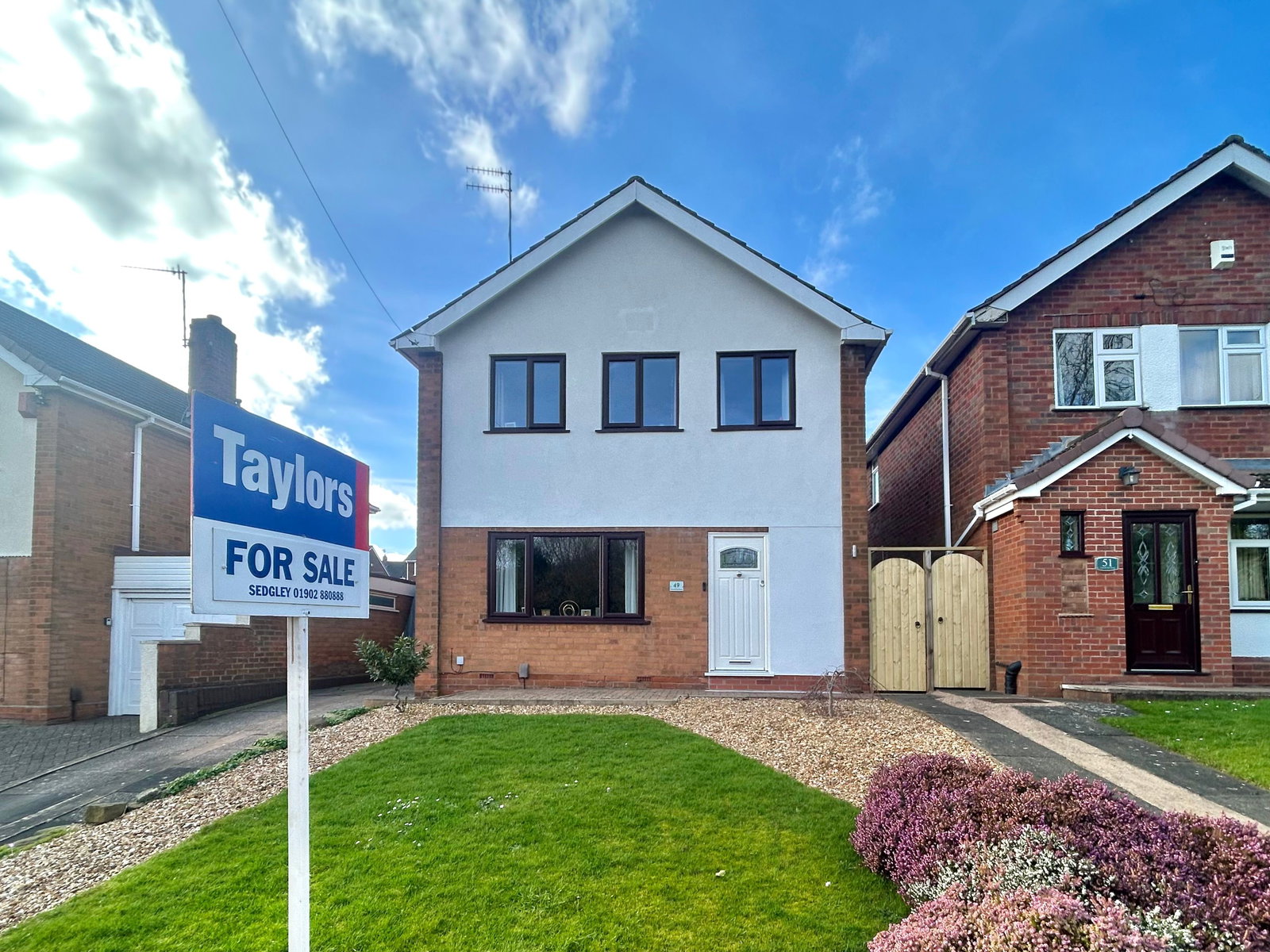 3 bedroom Detached house Under Offer