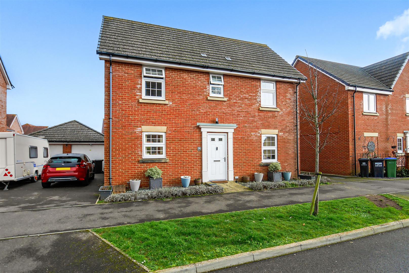3 bedroom Detached house For Sale