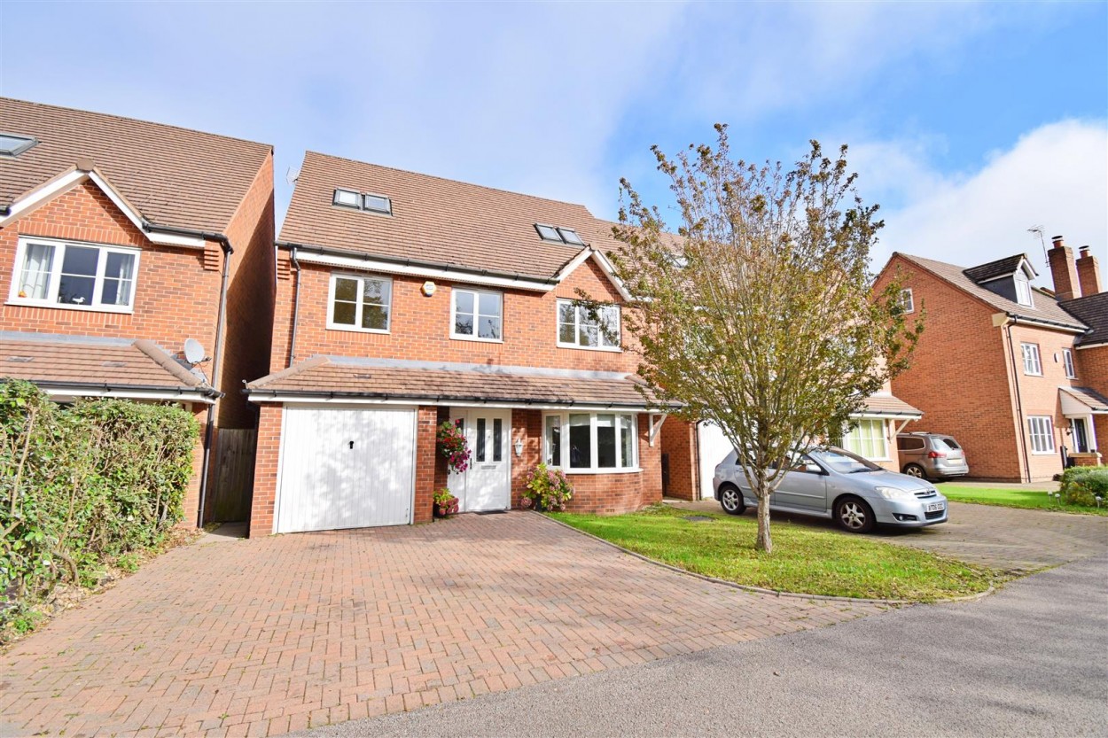 6 bedroom Detached house For Sale
