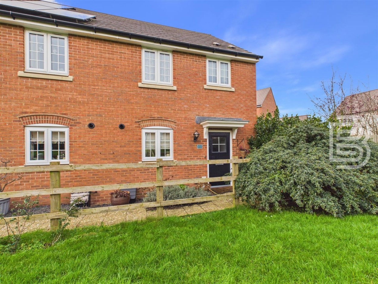 3 bedroom Detached house For Sale
