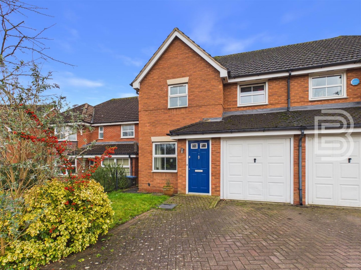 3 bedroom Detached house For Sale