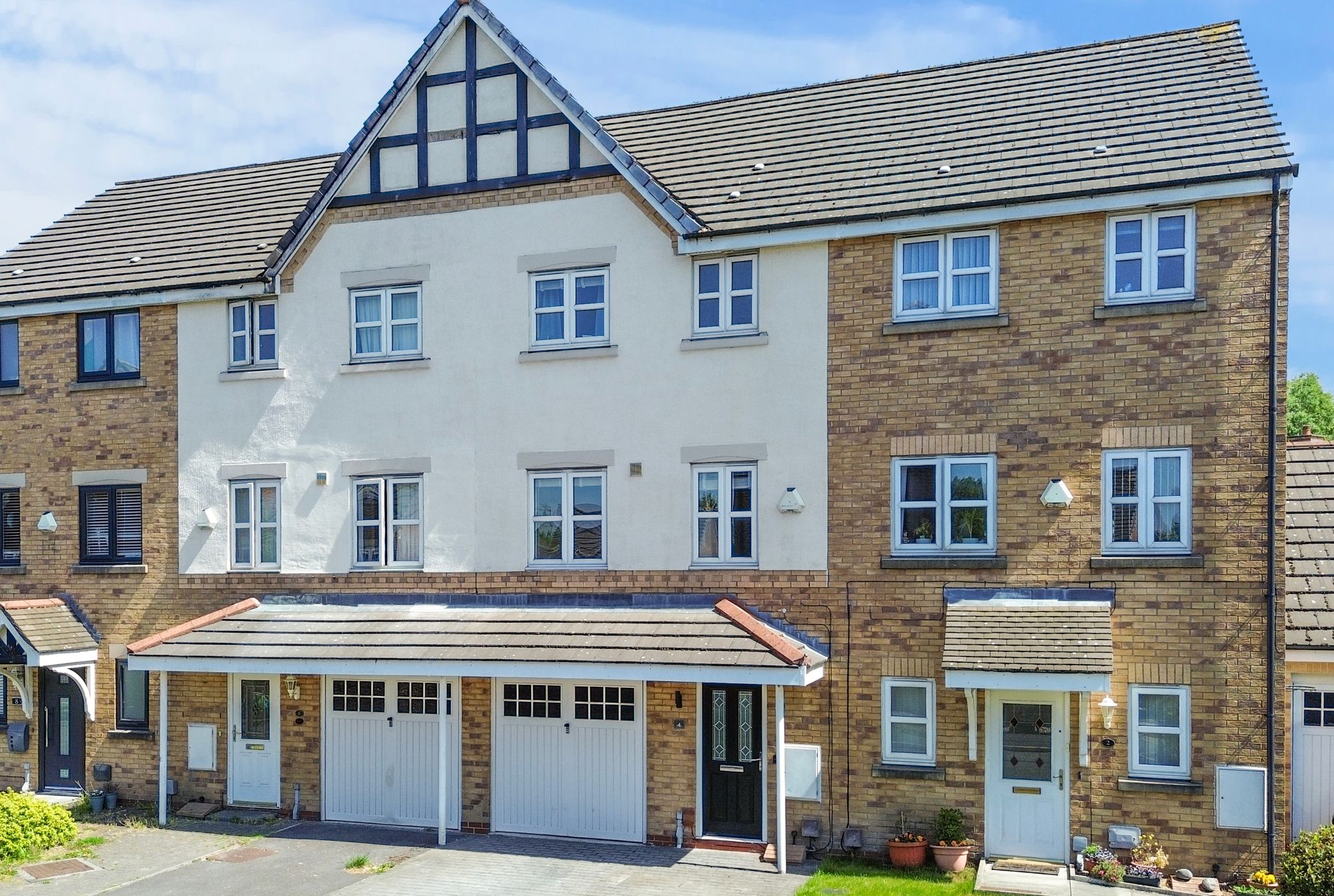 4 bedroom Terraced House Under Offer