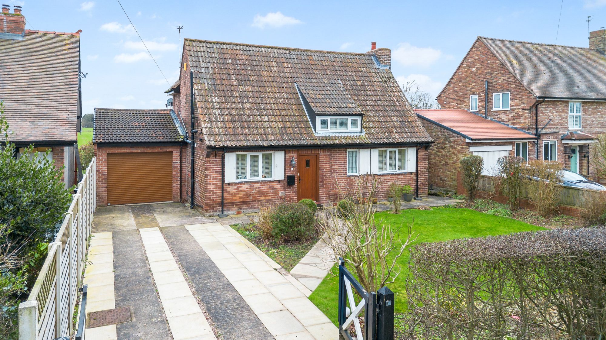 2 bedroom Detached house Under Offer