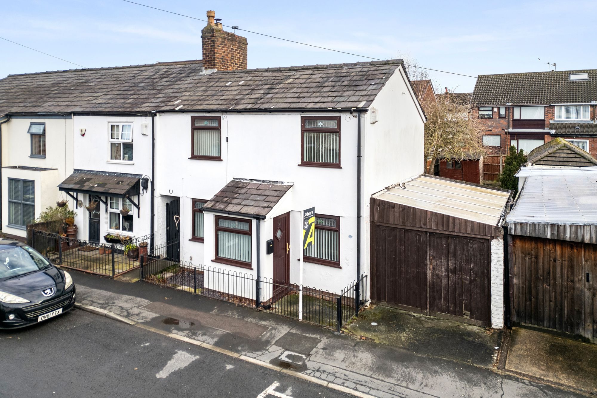 3 bedroom Semi-detached house For Sale