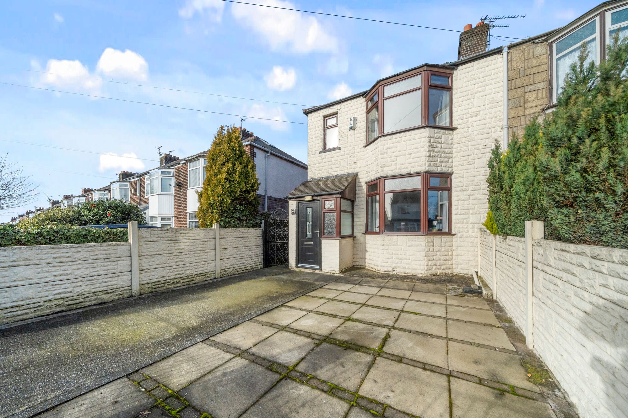 2 bedroom End of terrace house Under Offer