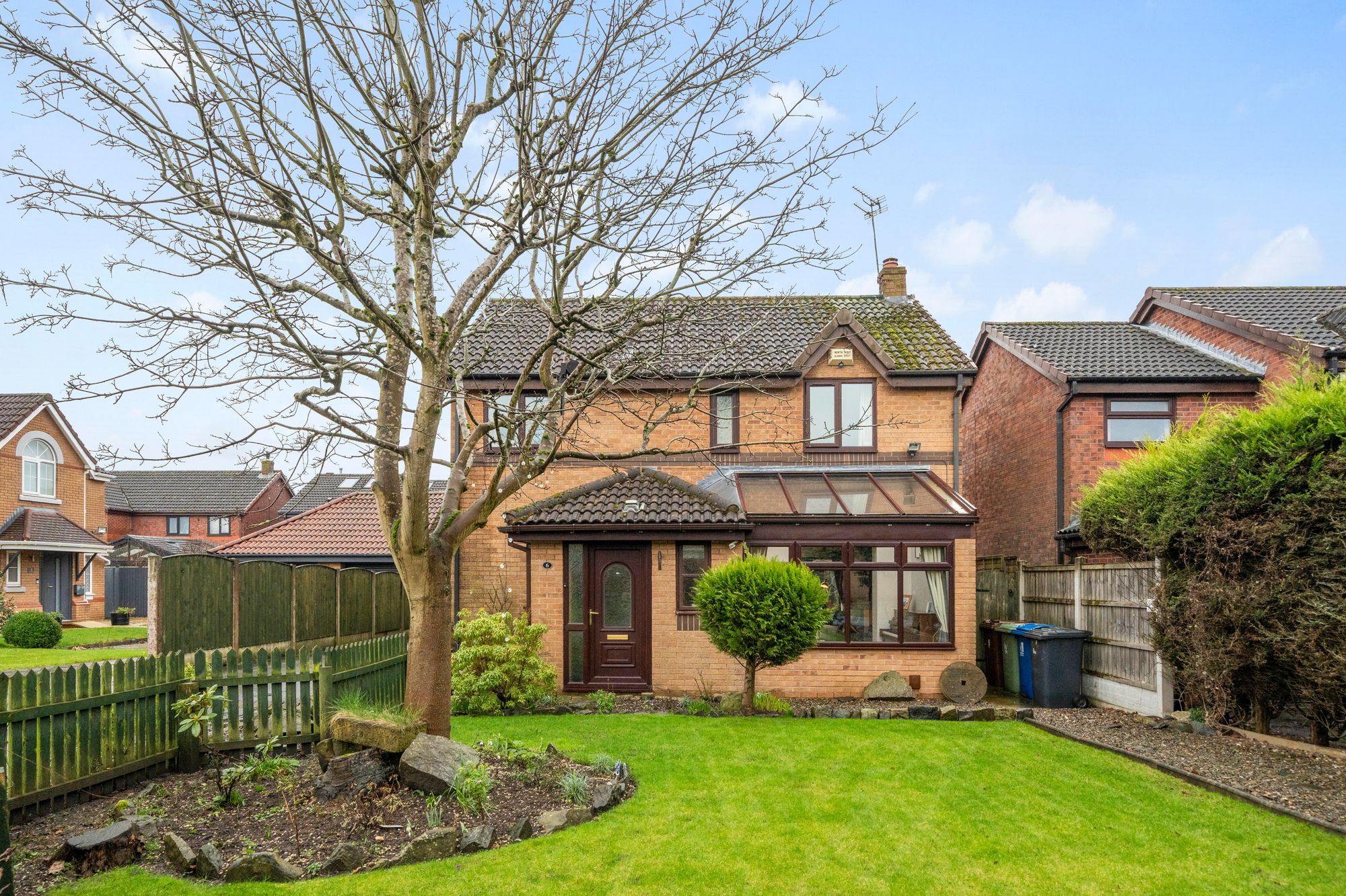 4 bedroom Detached house Under Offer