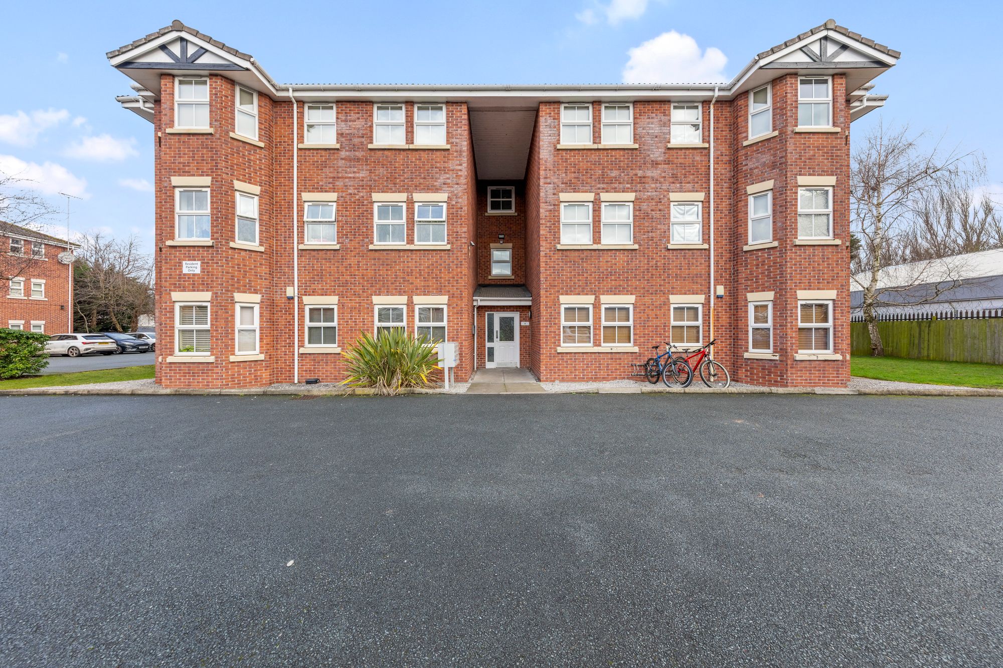 2 bedroom Flat share Under Offer