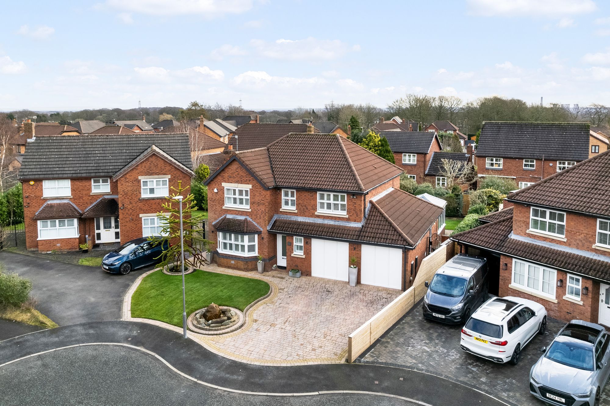 4 bedroom Detached house Under Offer