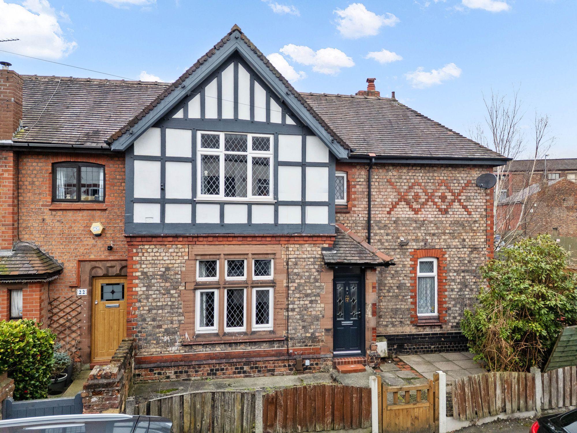3 bedroom End of terrace house Under Offer