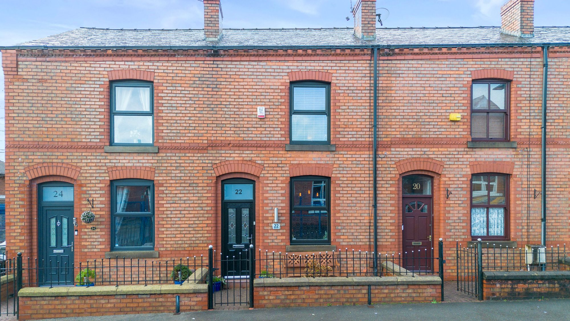 2 bedroom Terraced House Under Offer