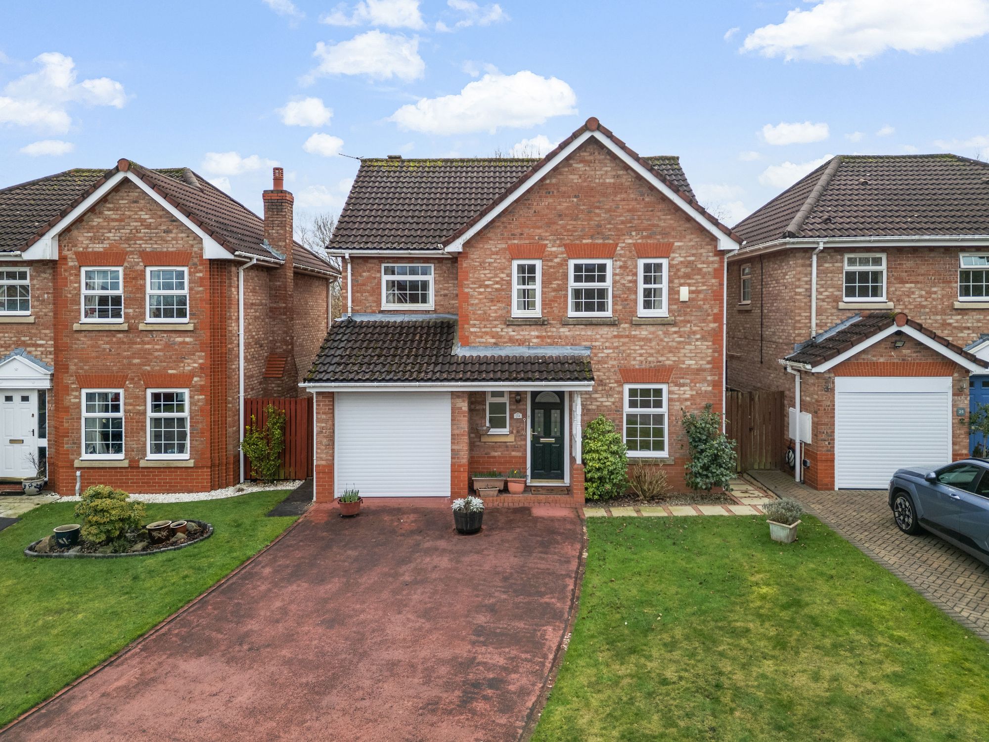 4 bedroom Detached house Under Offer