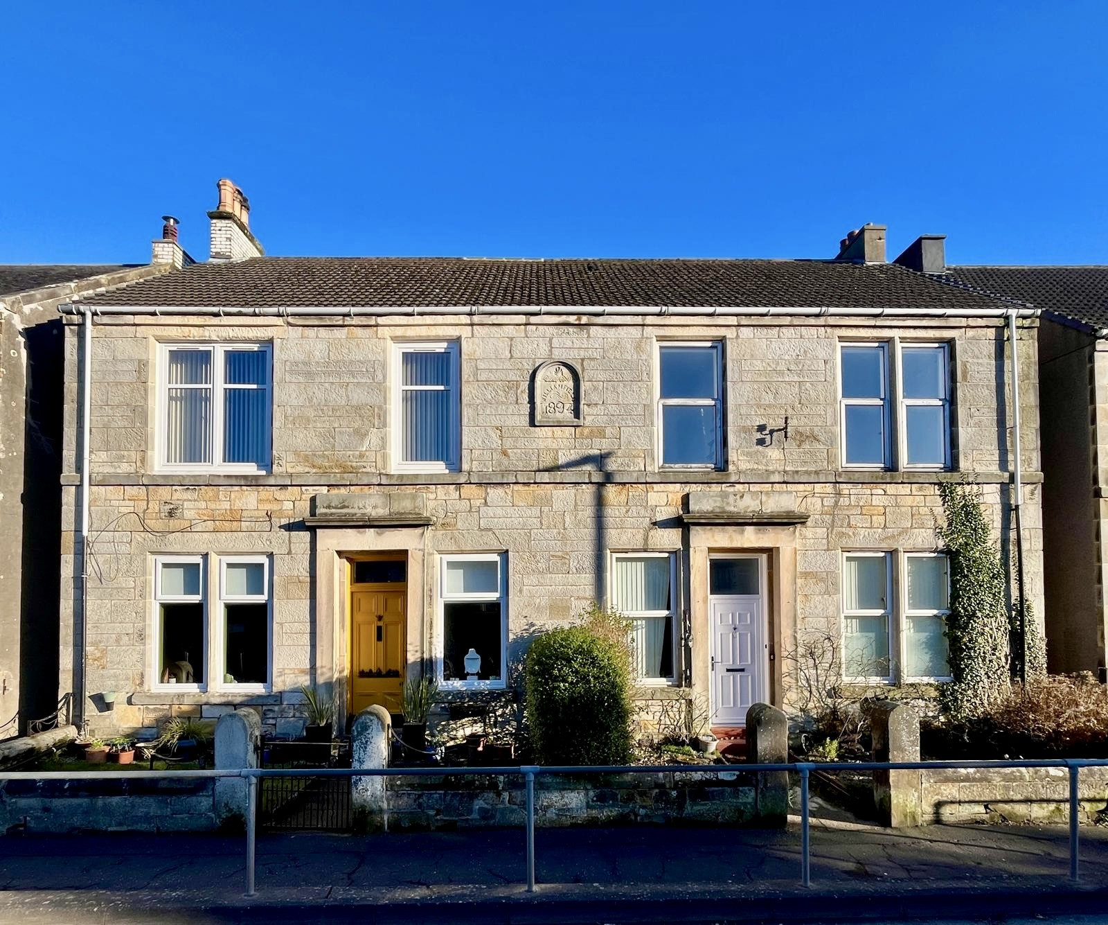 2 bedroom Flat To Let