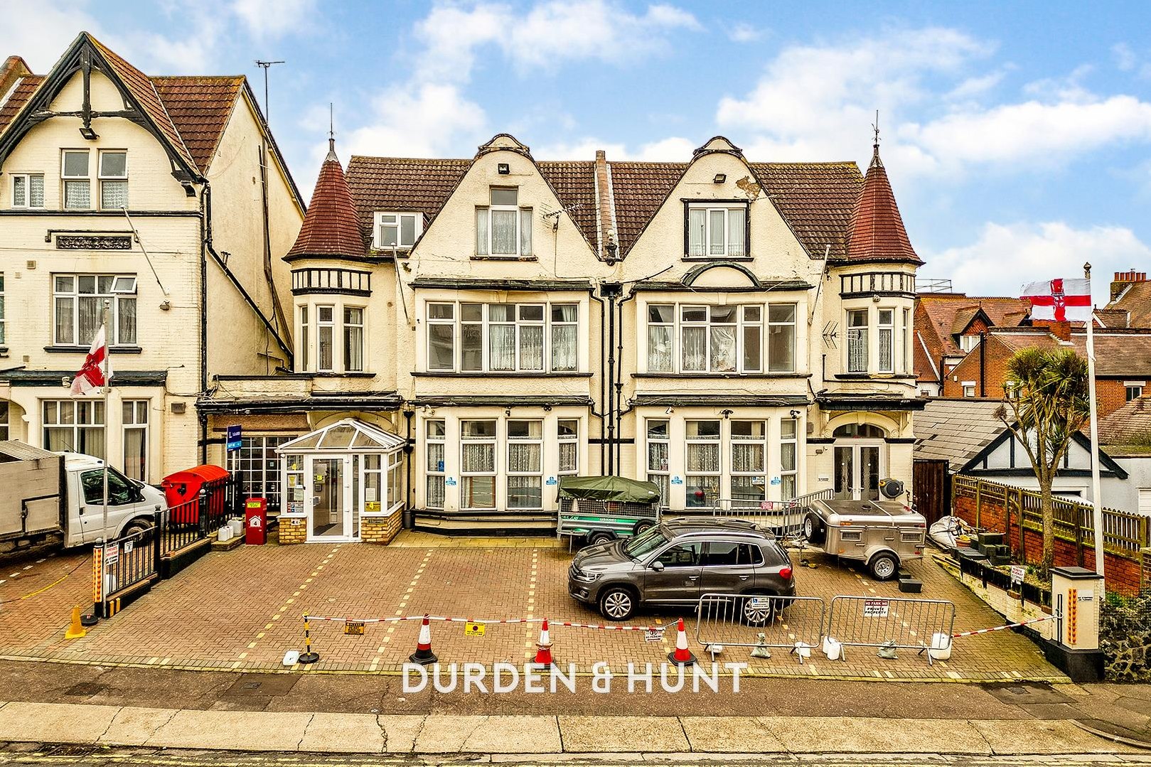 16 bedroom House (unspecified) For Sale