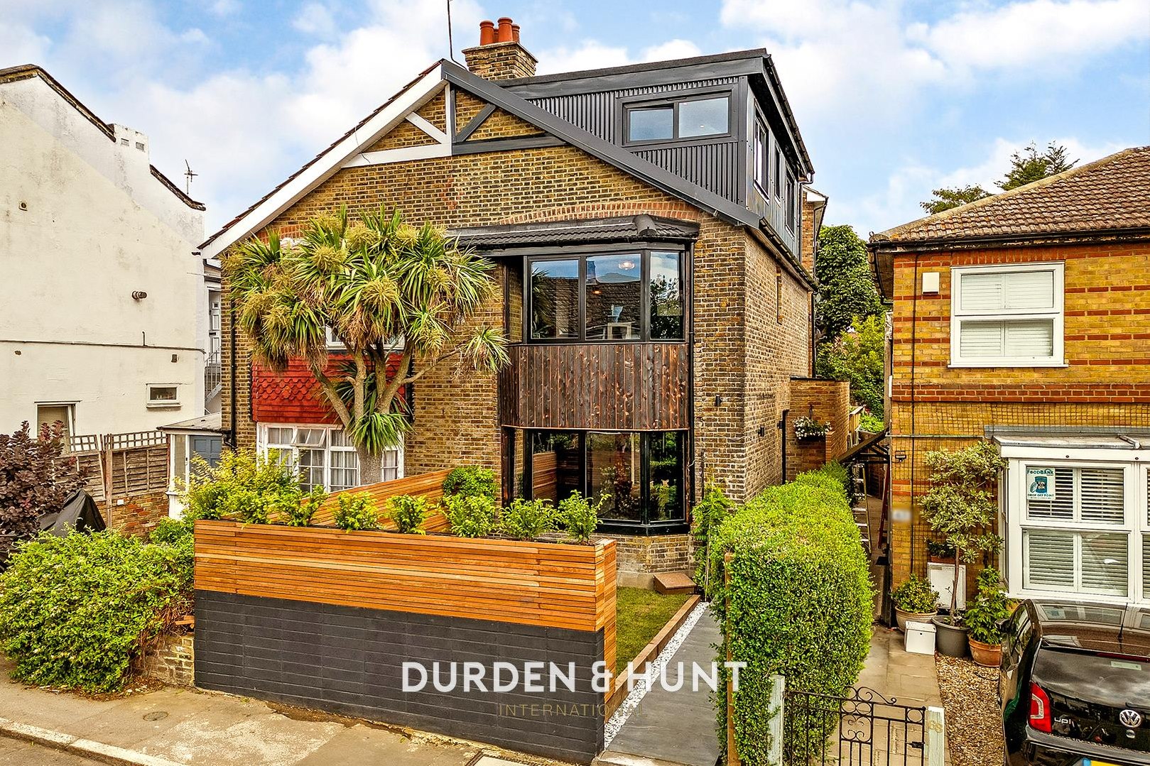 5 bedroom Semi-detached house For Sale