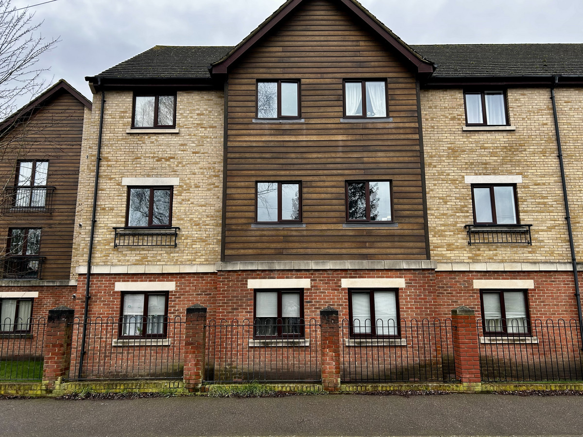 2 bedroom Ground floor flat For Sale