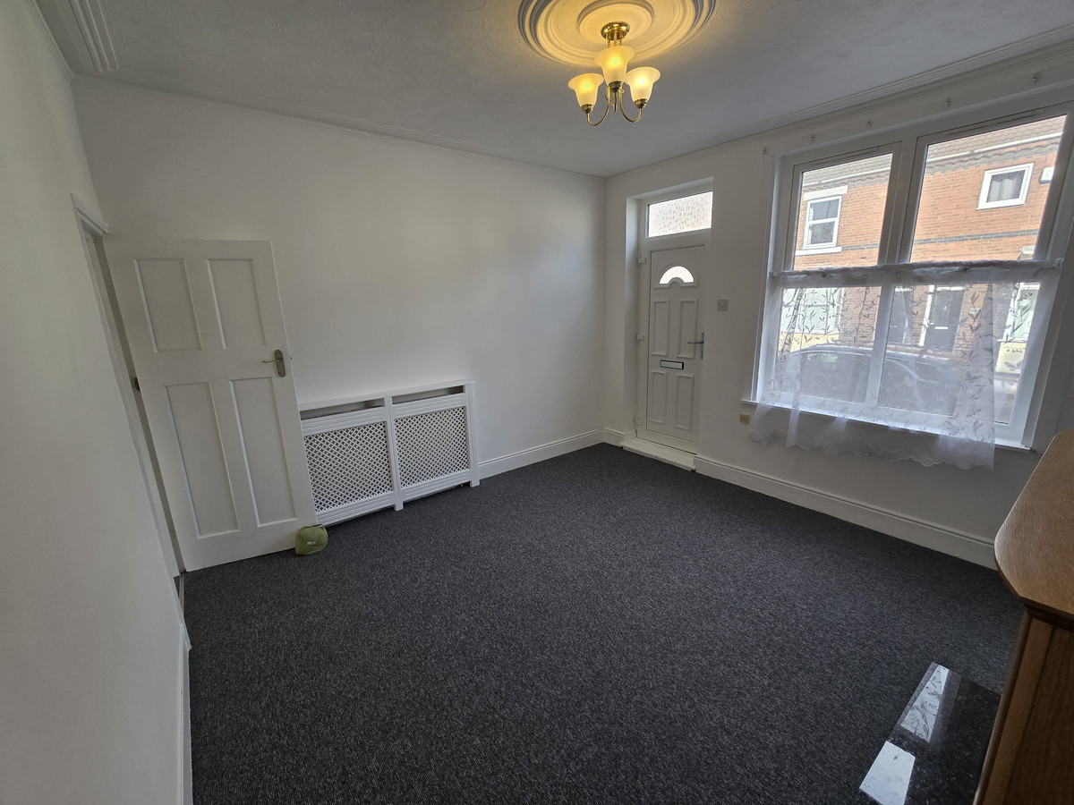 3 bedroom Terraced House To Let