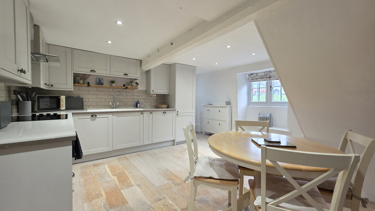 4 bedroom House (unspecified) For Sale