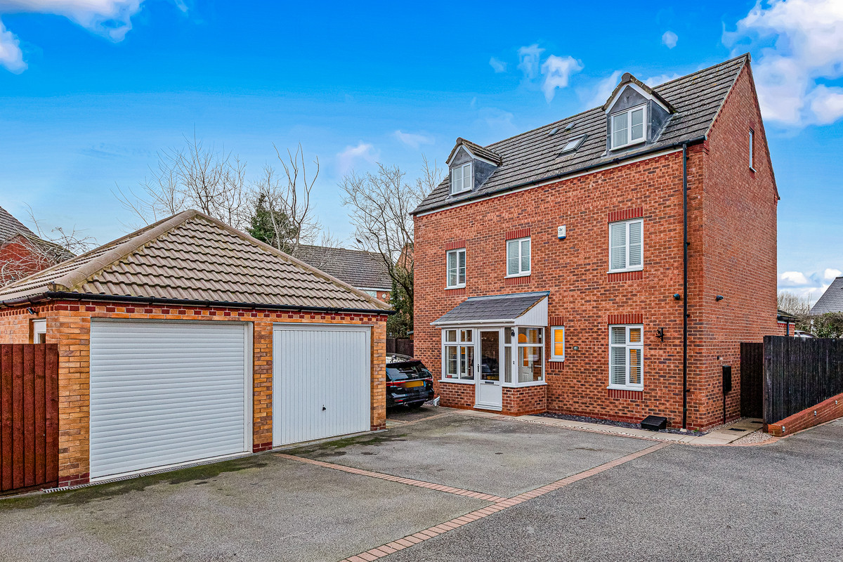 4 bedroom Terraced House For Sale