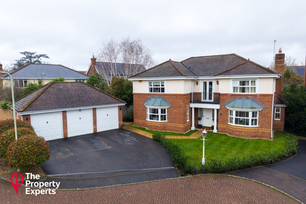 5 bedroom Detached house For Sale