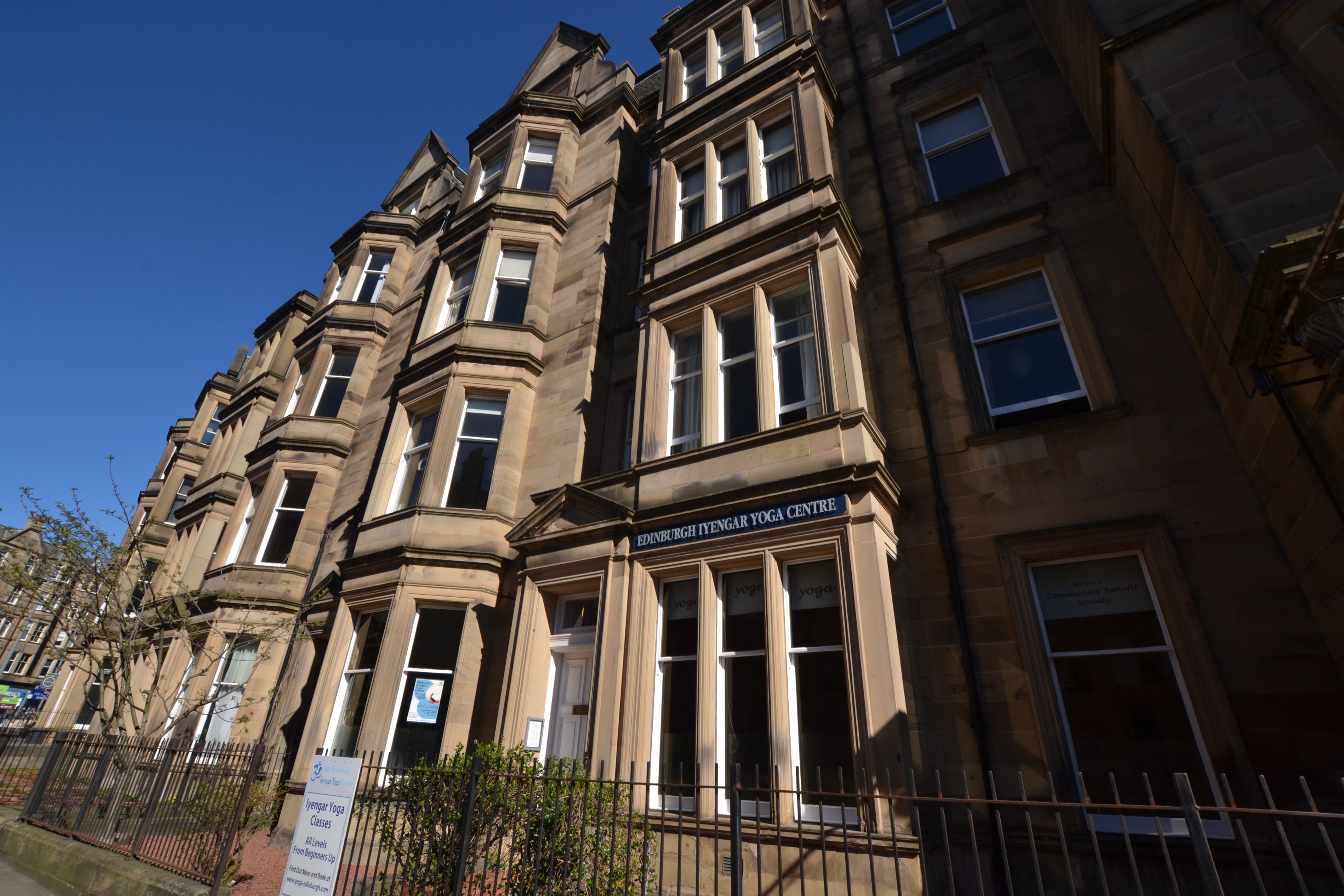 5 bedroom Flat To Let