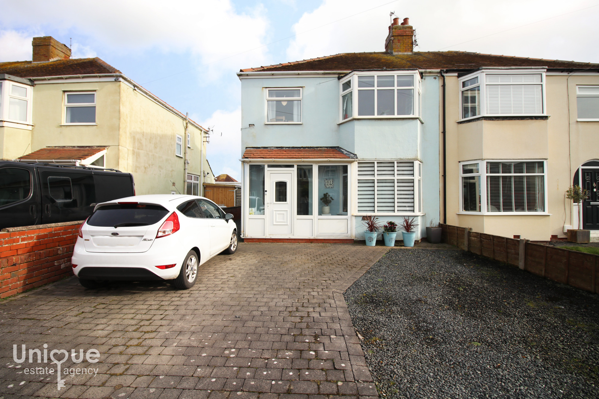3 bedroom Semi-detached house For Sale