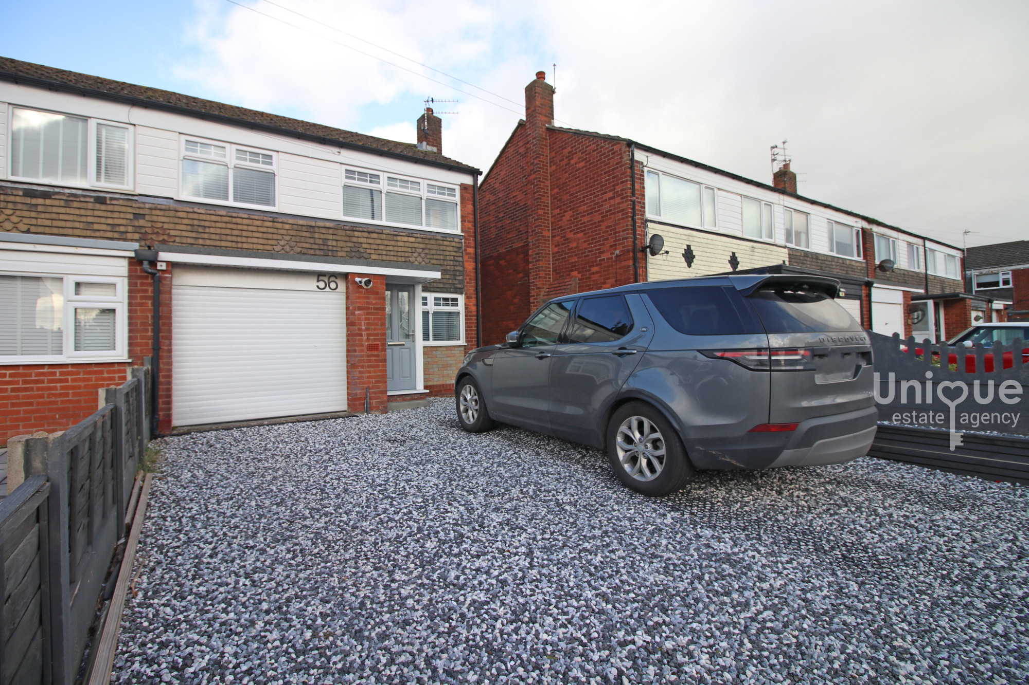 3 bedroom End of terrace house Under Offer