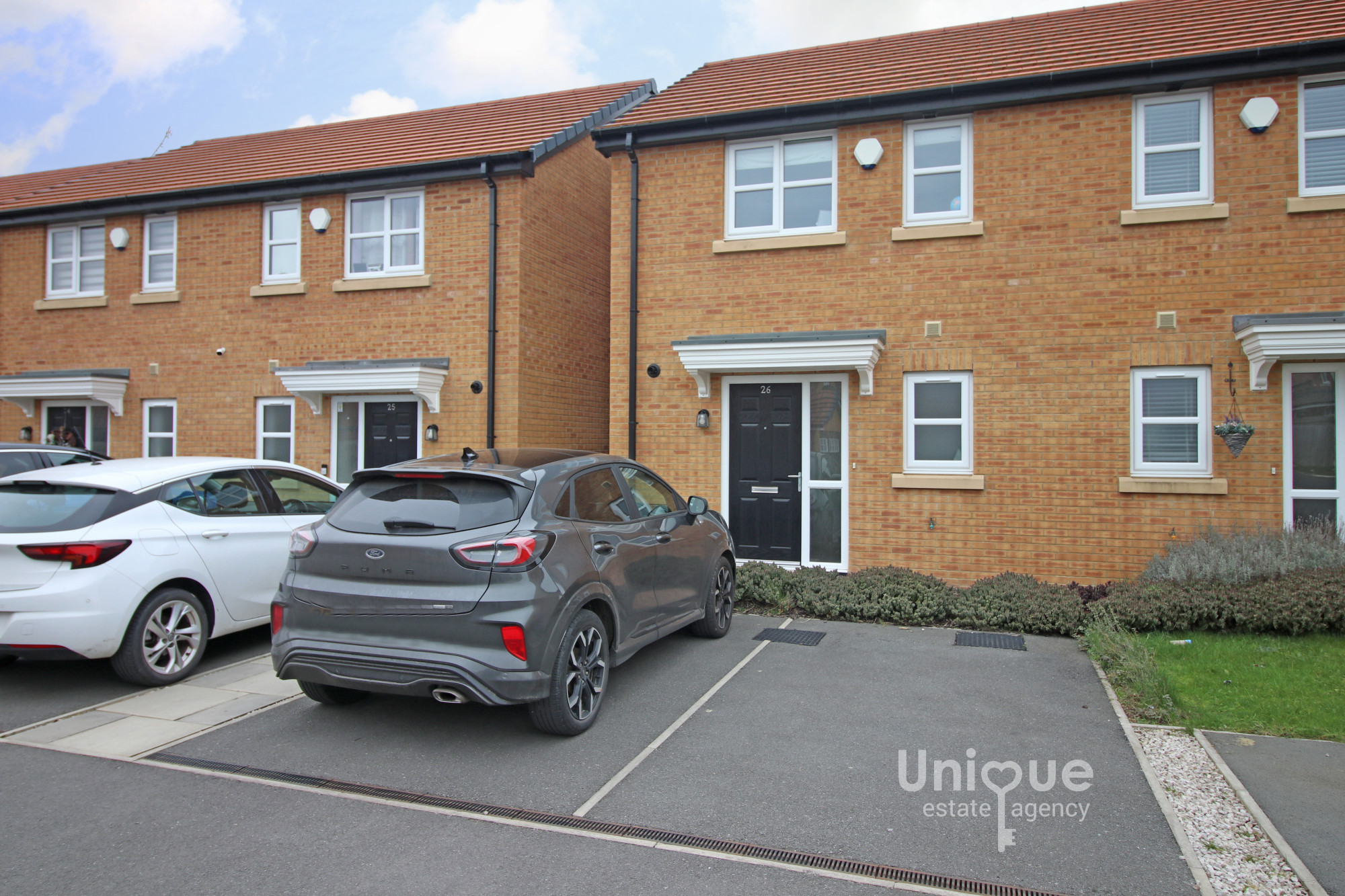 2 bedroom Semi-detached house For Sale