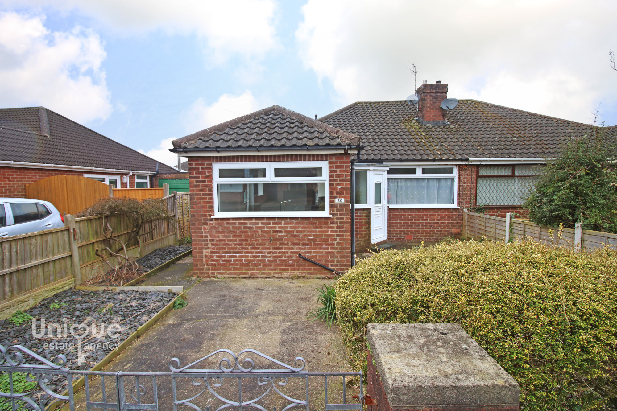 2 bedroom Detached bungalow For Sale