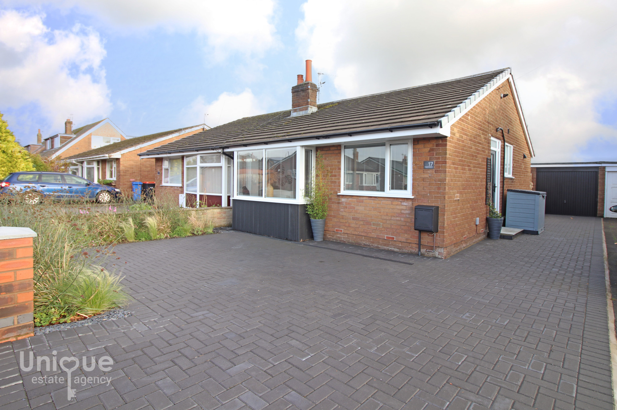 2 bedroom Link detached house For Sale