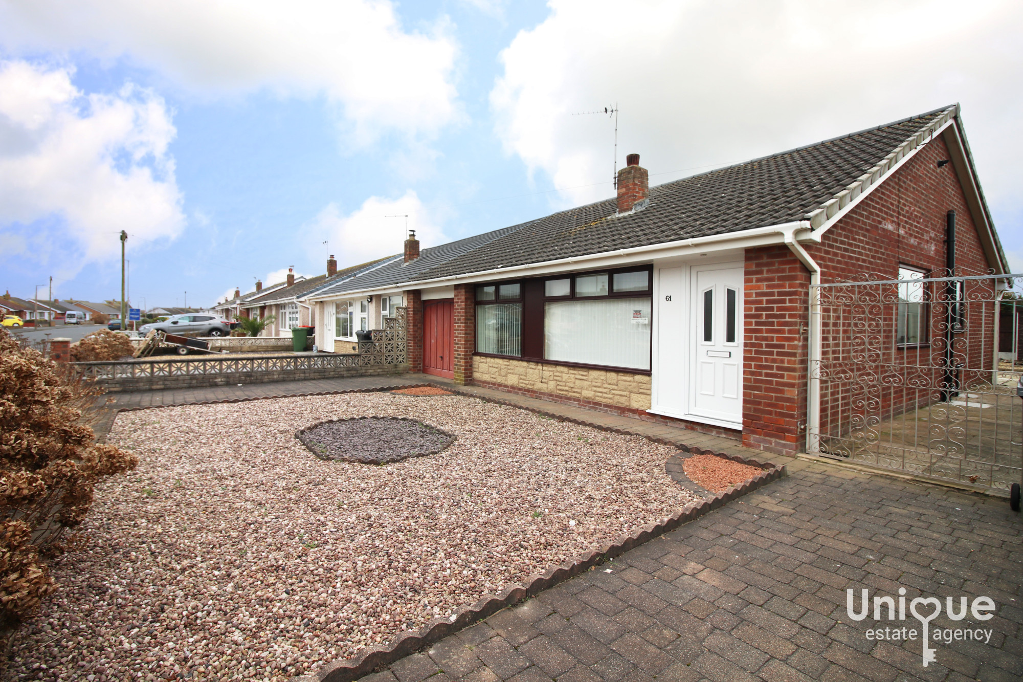 3 bedroom Detached bungalow Under Offer