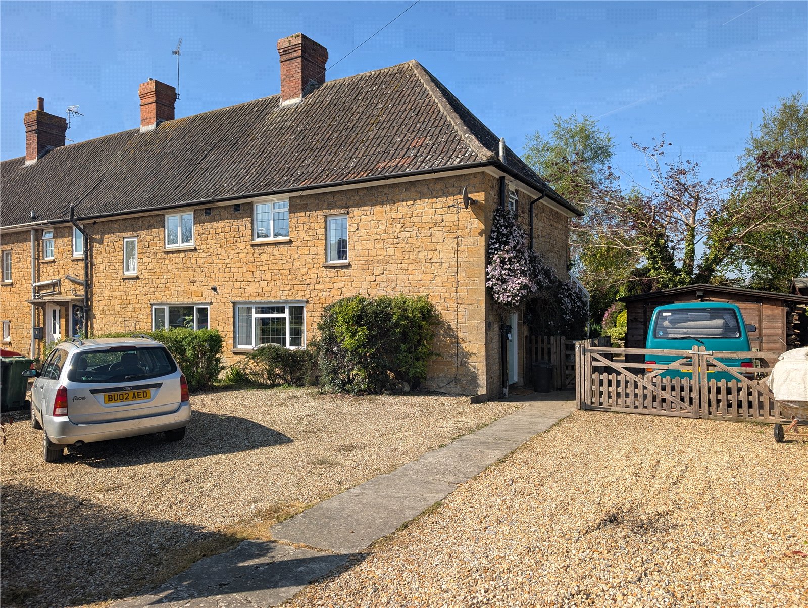 3 bedroom House (unspecified) Under Offer
