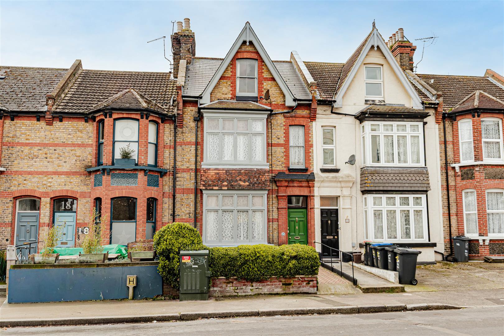 5 bedroom House (unspecified) For Sale