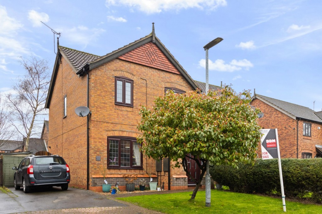 3 bedroom Semi-detached house For Sale