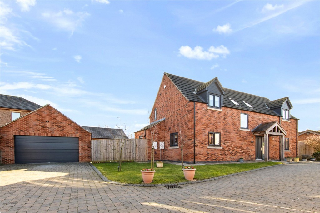 4 bedroom Detached house Under Offer