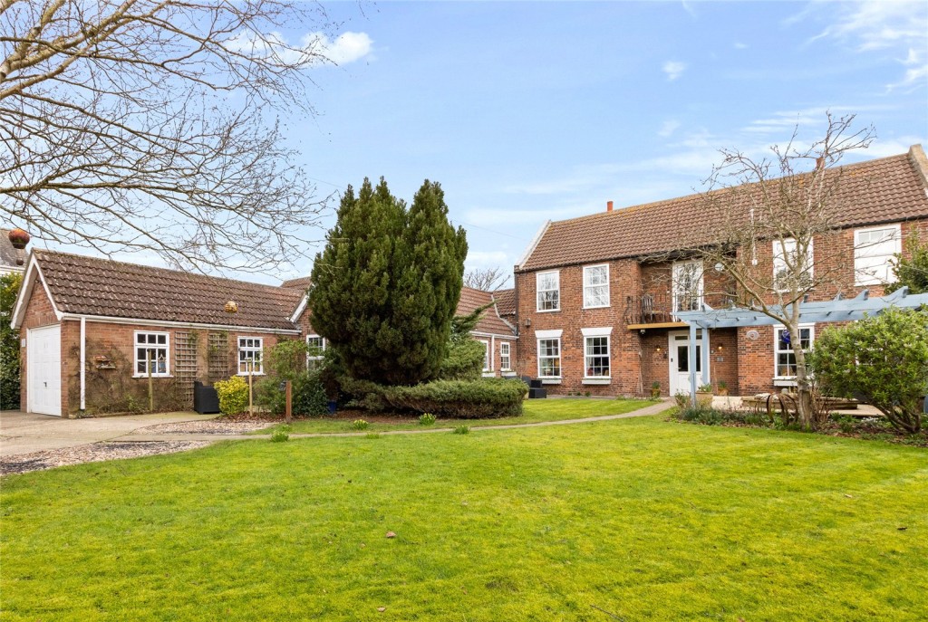 6 bedroom Cottage Under Offer