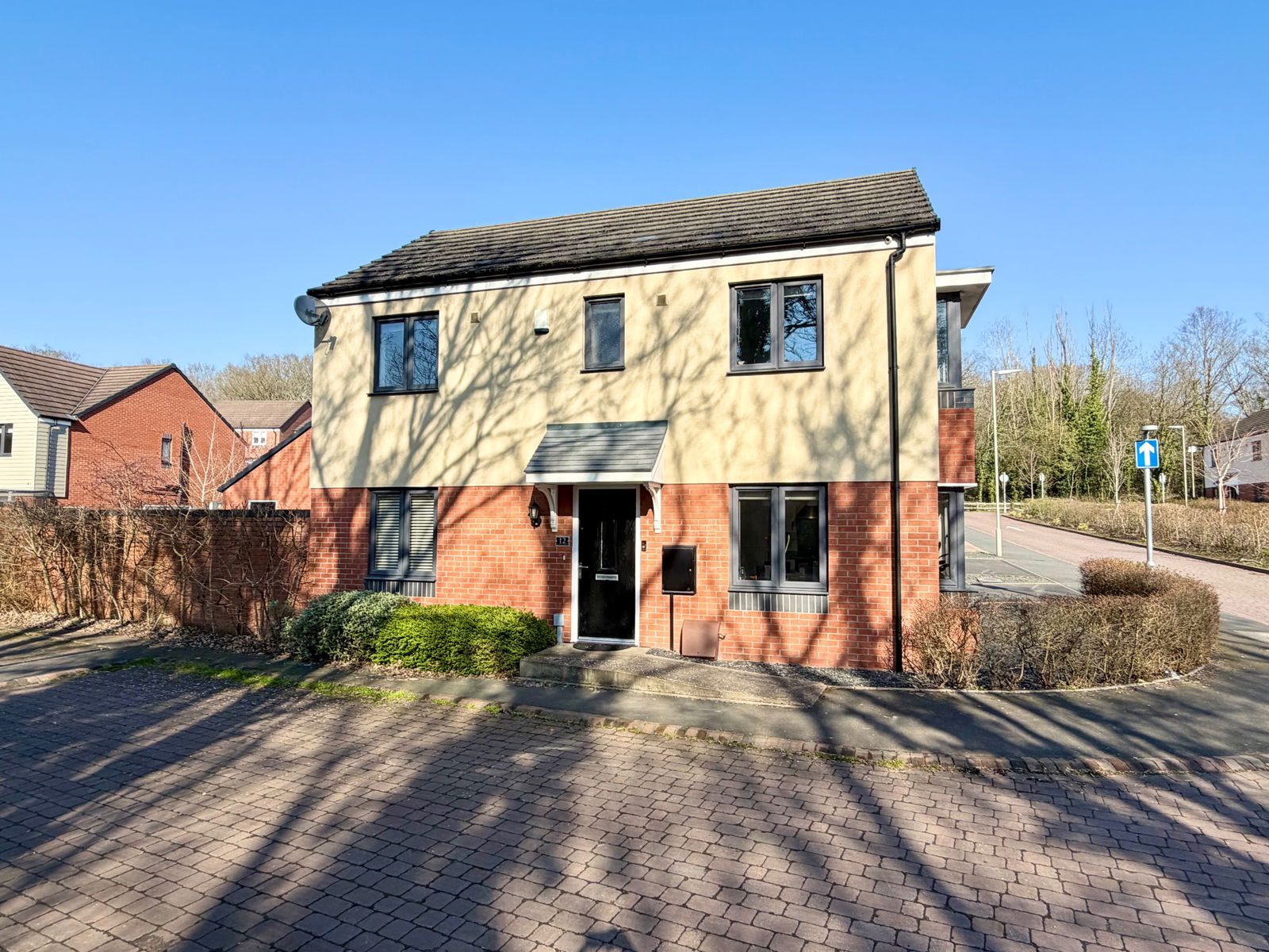 3 bedroom Detached house Under Offer