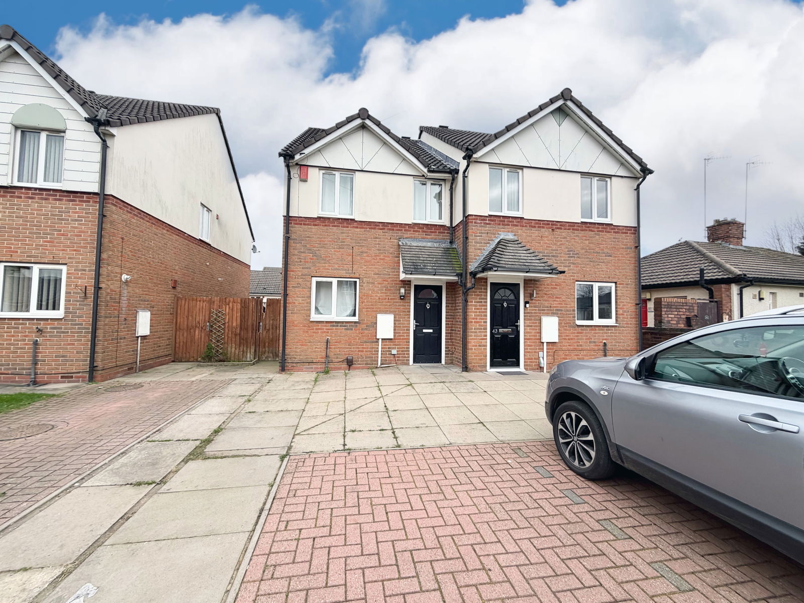 2 bedroom Semi-detached house For Sale