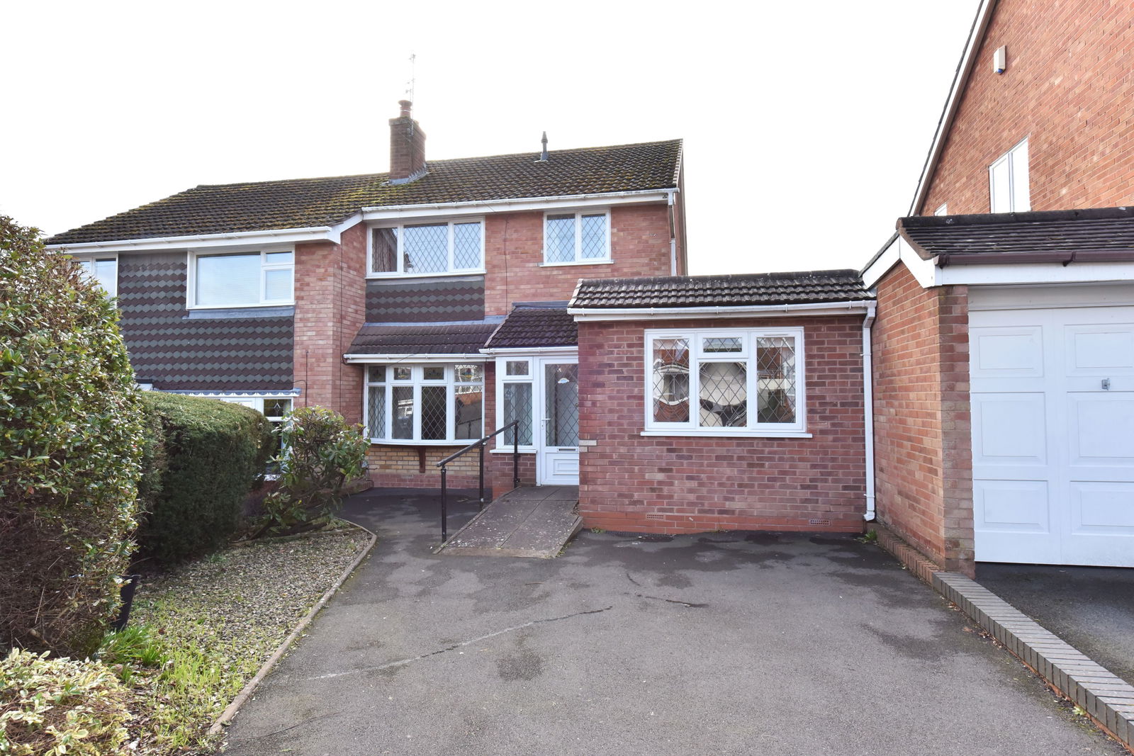 4 bedroom Semi-detached house For Sale