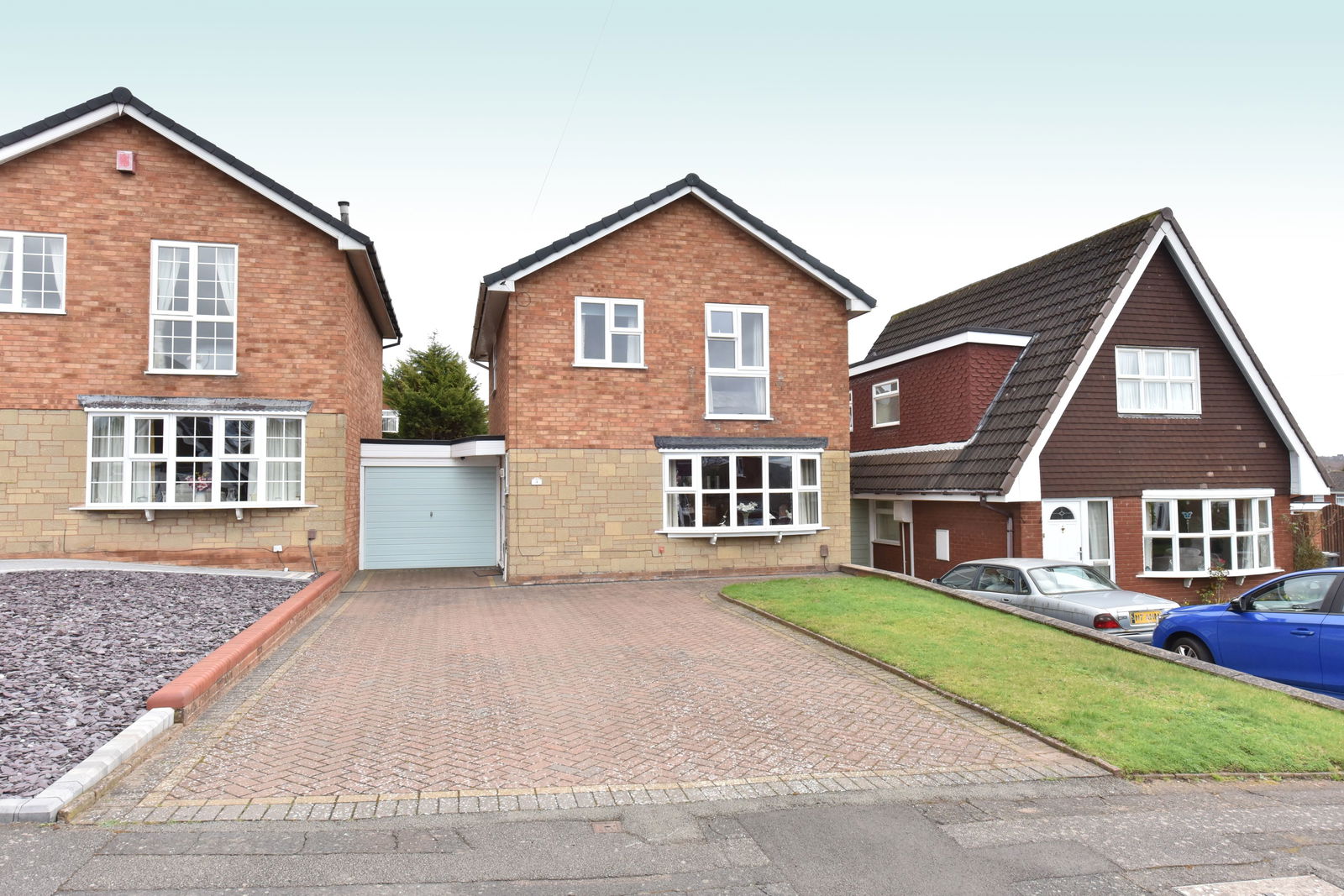 3 bedroom Link detached house Under Offer