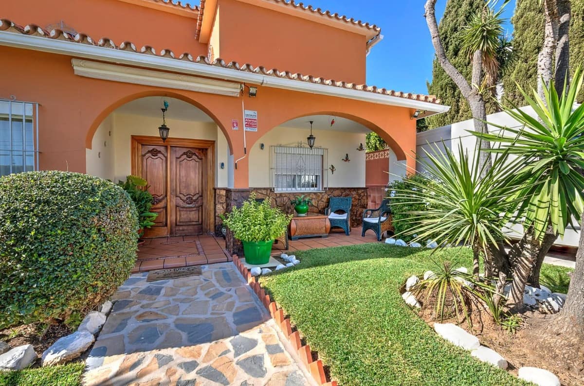 4 bedroom Villa For Sale