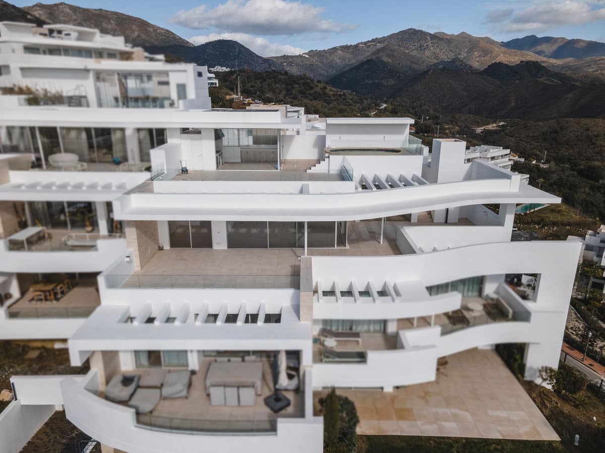 3 bedroom Apartment For Sale