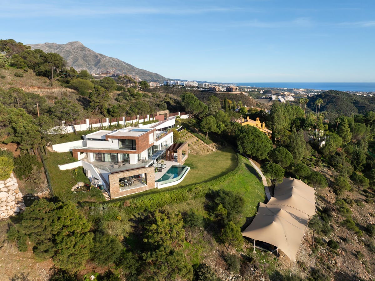 5 bedroom Villa For Sale