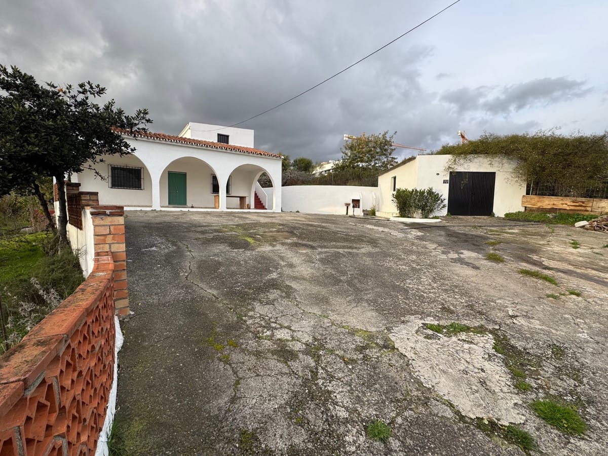 4 bedroom Villa For Sale