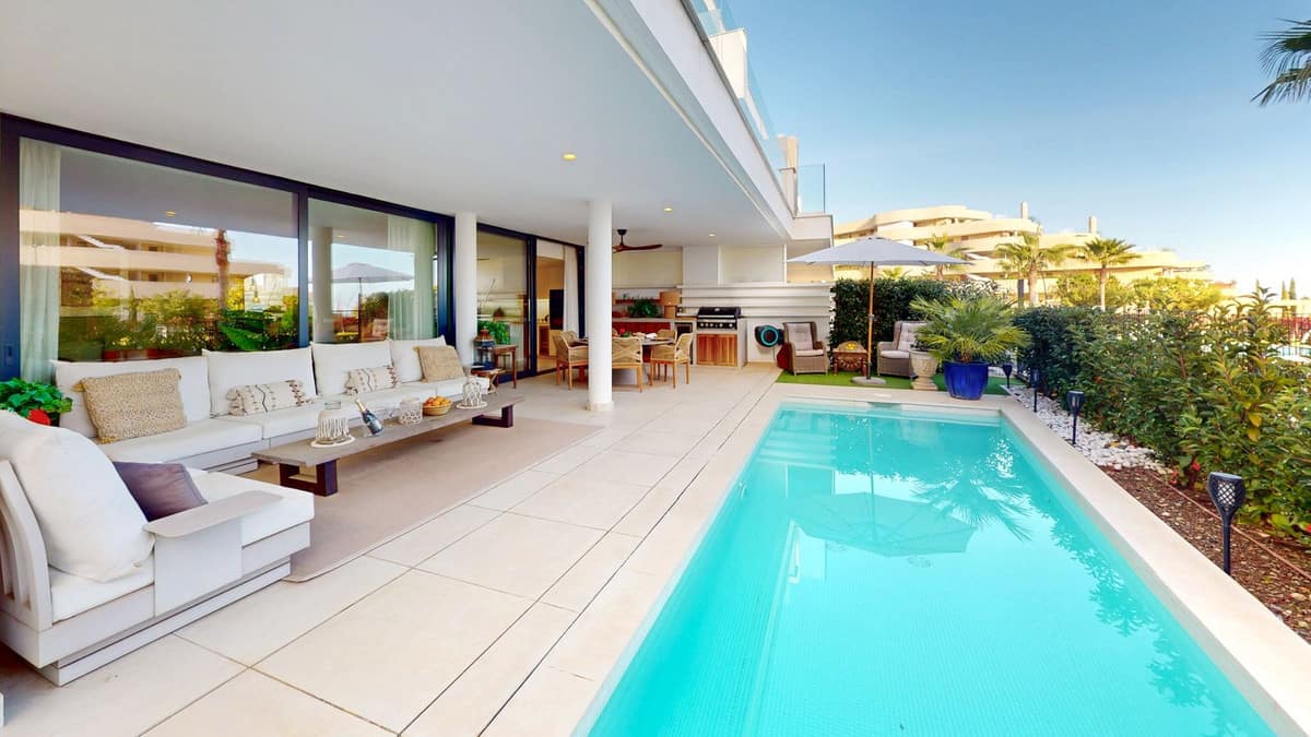 3 bedroom Apartment For Sale