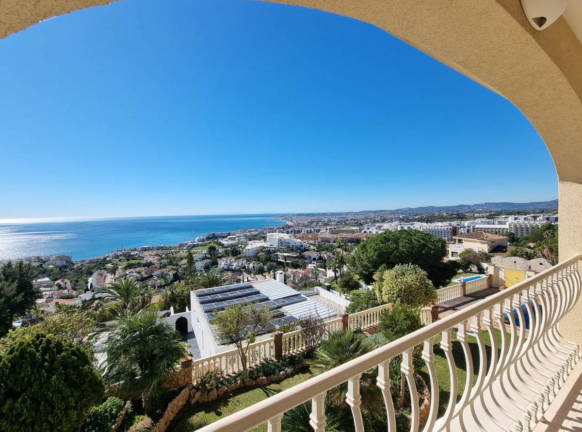 5 bedroom Villa For Sale